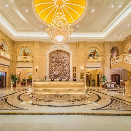 Vienna International Hotel Yantai Changjiang Road Xingyi Square Branch Bagian luar foto