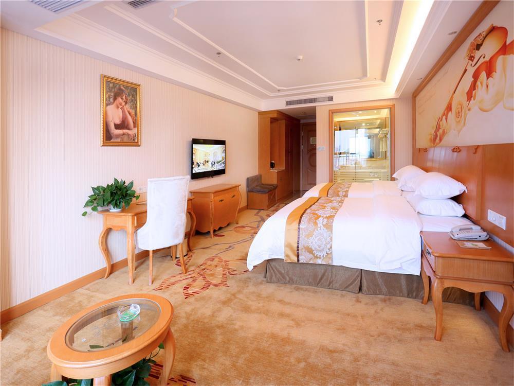 Vienna International Hotel Yantai Changjiang Road Xingyi Square Branch Bagian luar foto