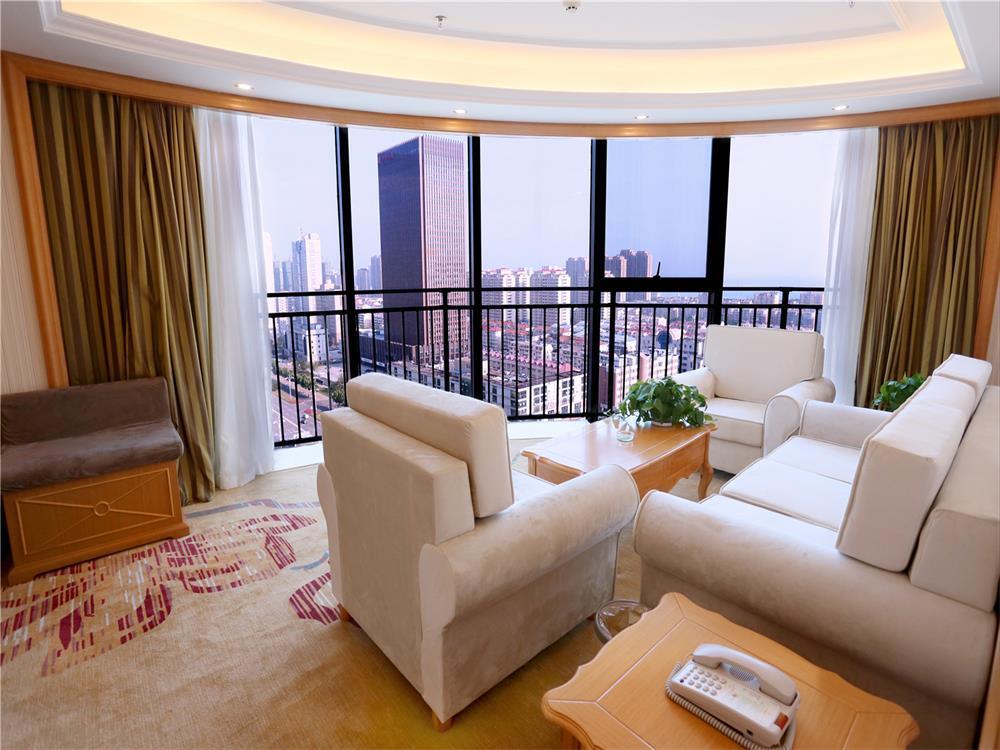 Vienna International Hotel Yantai Changjiang Road Xingyi Square Branch Bagian luar foto